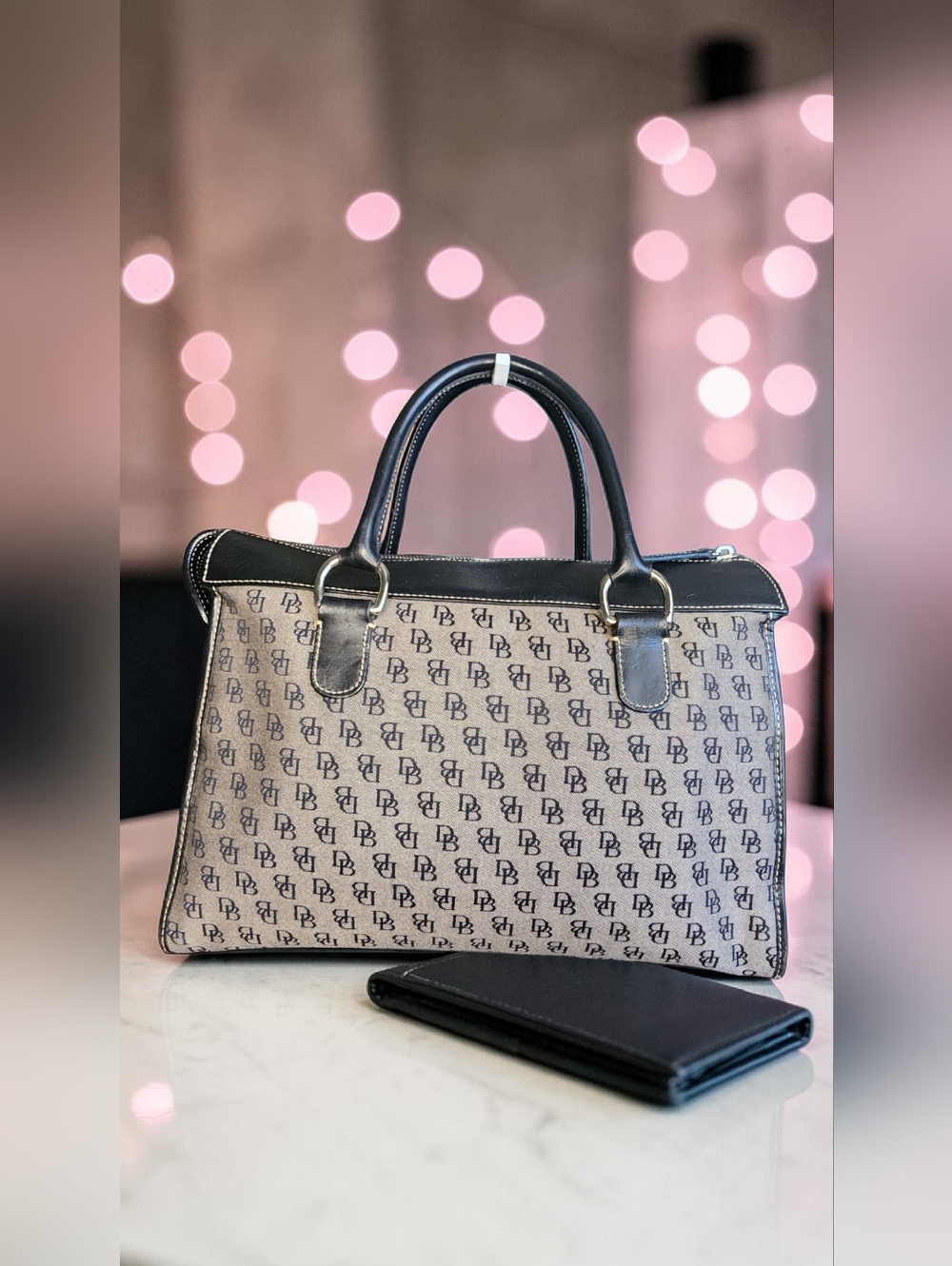 Dooney & Bourke Vintage Large Double Pocket Tote & Matching Milly Maxi Wristlet - Picture 6 of 14